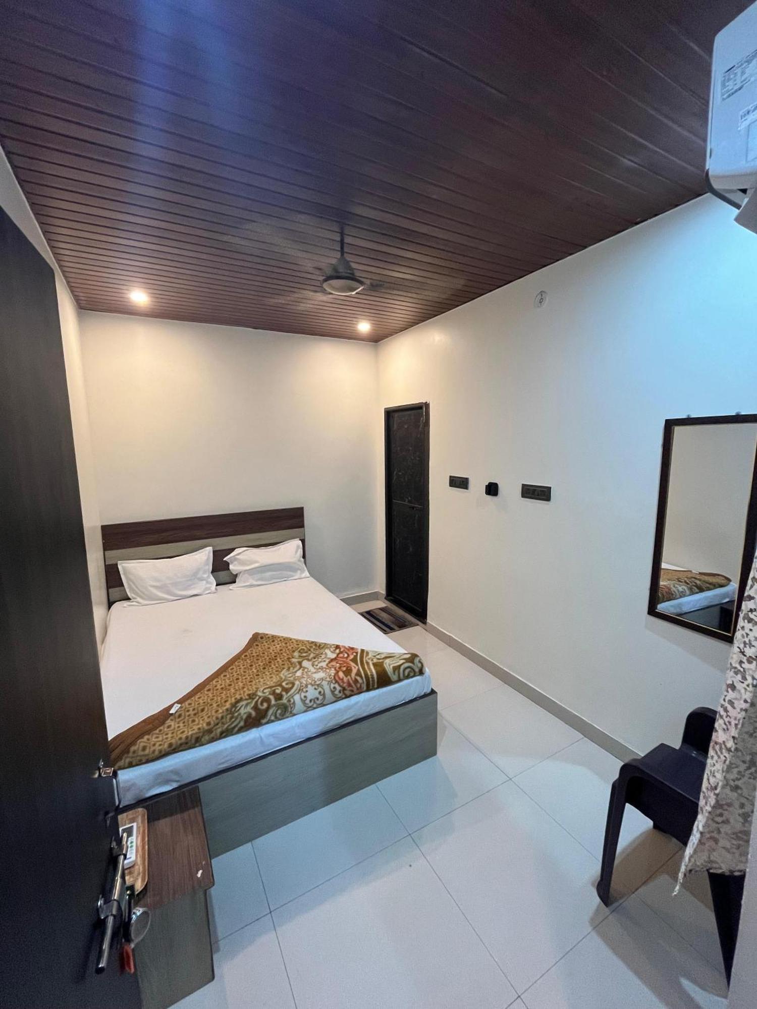 Gauri Kedareshwar Guest House バラナシ エクステリア 写真